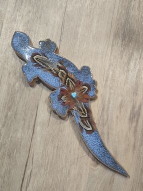 Blue Ceramic Feathered Cross Wall Accent Lizard